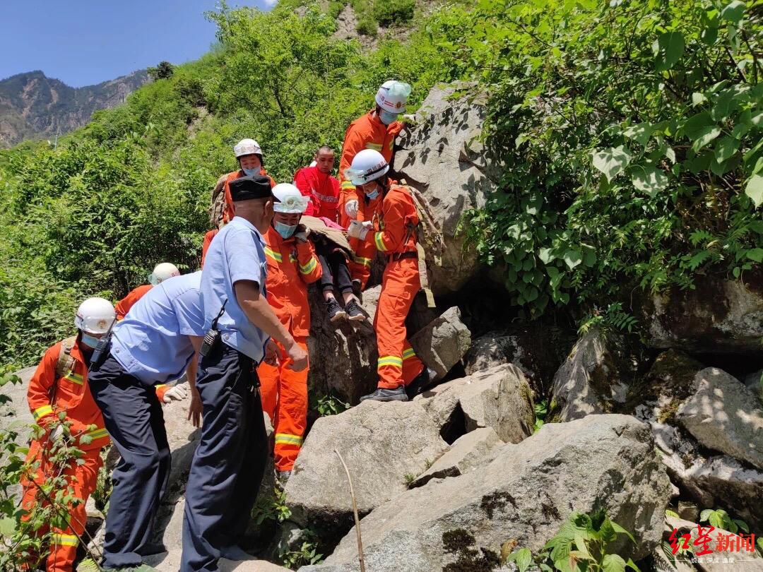 九峰山驴友坠崖事件通报