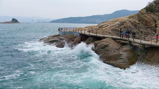 深圳海滨栈道区域发生人员坠亡事故