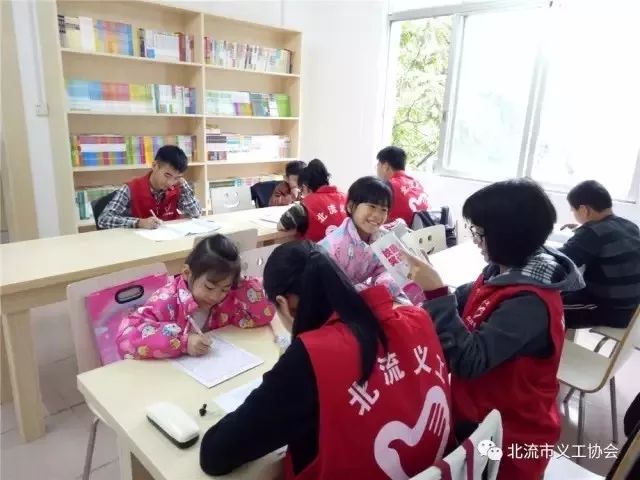 社会实践活动，提高学生社会能力的关键途径