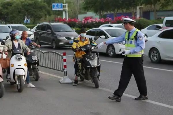 电动车普及对城市交通结构的重塑与深远变革