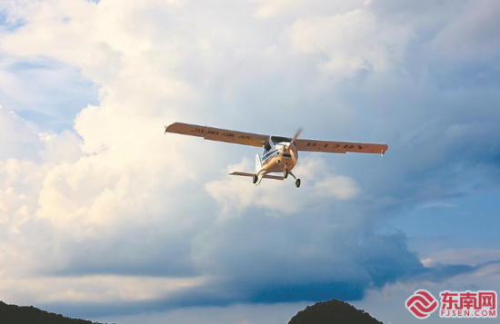 低空飞行体验旅游受热捧，航空科普知识渐成新宠