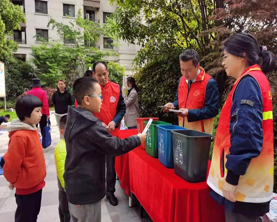 垃圾分类推广难题，居民参与度成关键挑战