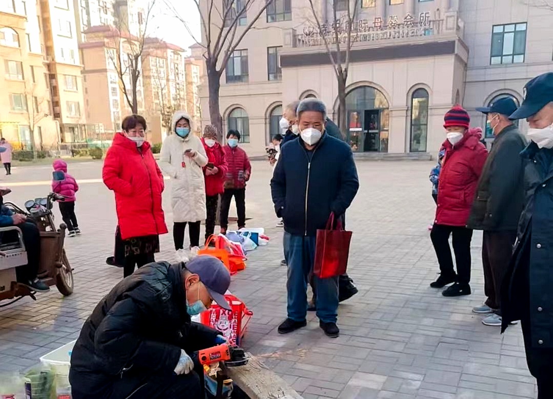 社区志愿服务热潮高涨，居民参与度显著提升